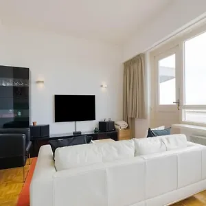 Comfortable In With Sea Views Apartment