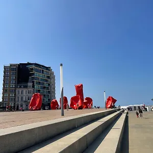 Gezellige 1 Slaapkamer, 3pers,strand,zee 50m Apartment
